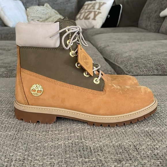 NWT TIMBERLAND Waterproof Boots! - Picture 2 of 12